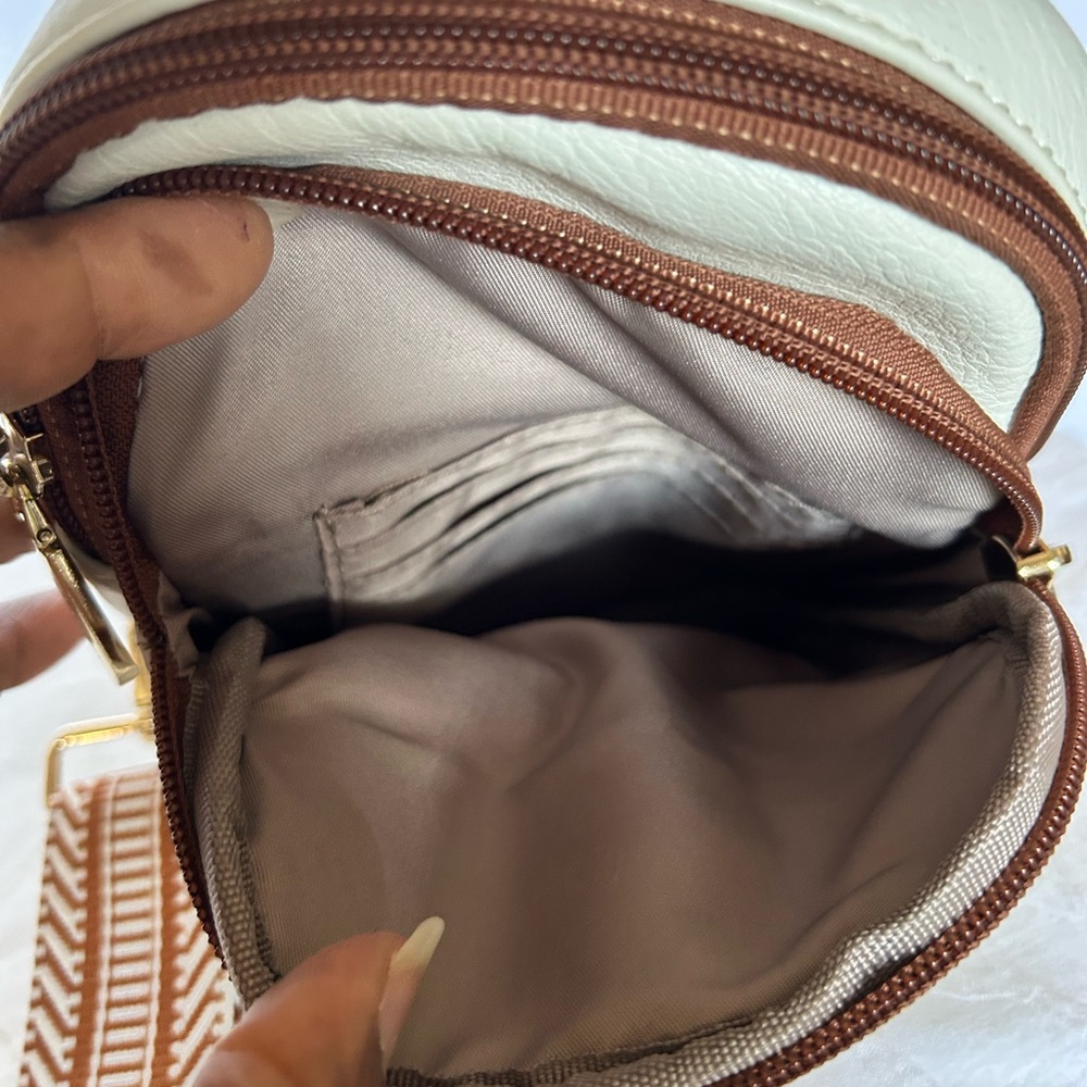 NWOT BOSTANTEN PU leather Cream and Brown Crossbody Bag - Picture 9 of 9